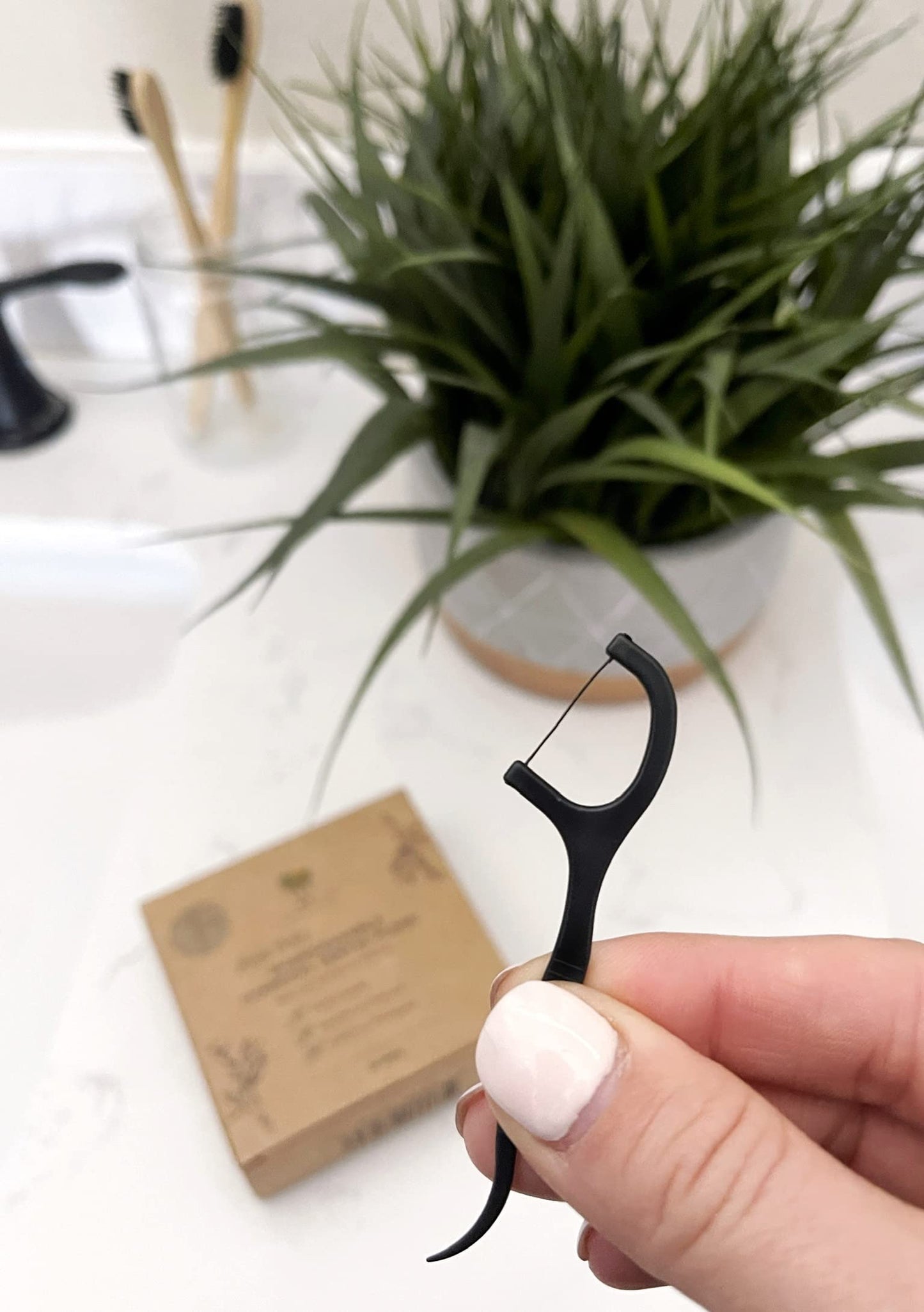 Me Mother Earth Vegan Biodegradable Dental Floss Picks โ 200 Count