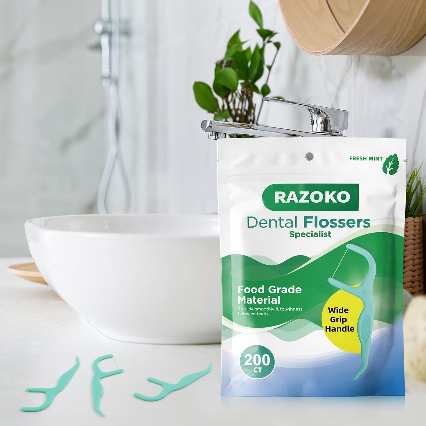 RAZOKO Dental Floss Picks โ Mint Flavor, Shred-Resistant, Easy Grip (400 Count Pack of 2)