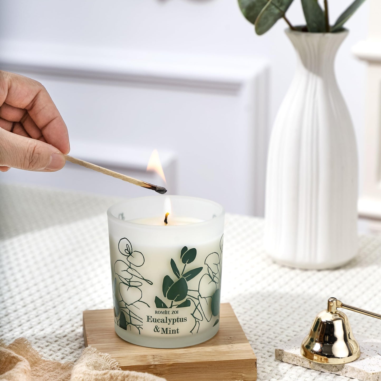 ROMIIE ZOI Scented Candle โ Eucalyptus & Mint | 6oz Soy Wax Jar (170g) โ Gifts for Women