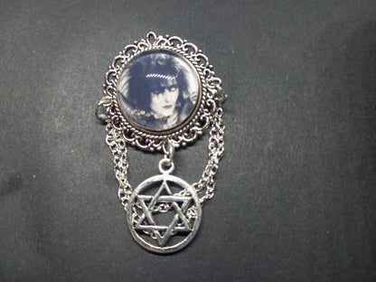Goth Gothic Punk Alternative New Wave 1980's Siouxsie And The Banshees Siouxsie Sioux "Inspired Deluxe ornate brooch/pin"