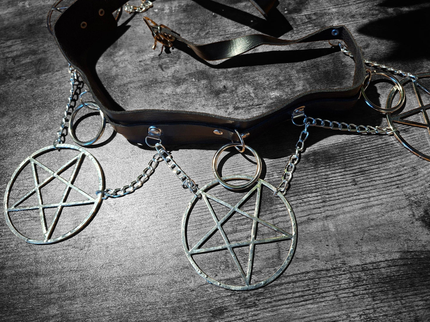 O ring and chain belt with 4 LARGE inverted pentagram :gothic killstar witchy style