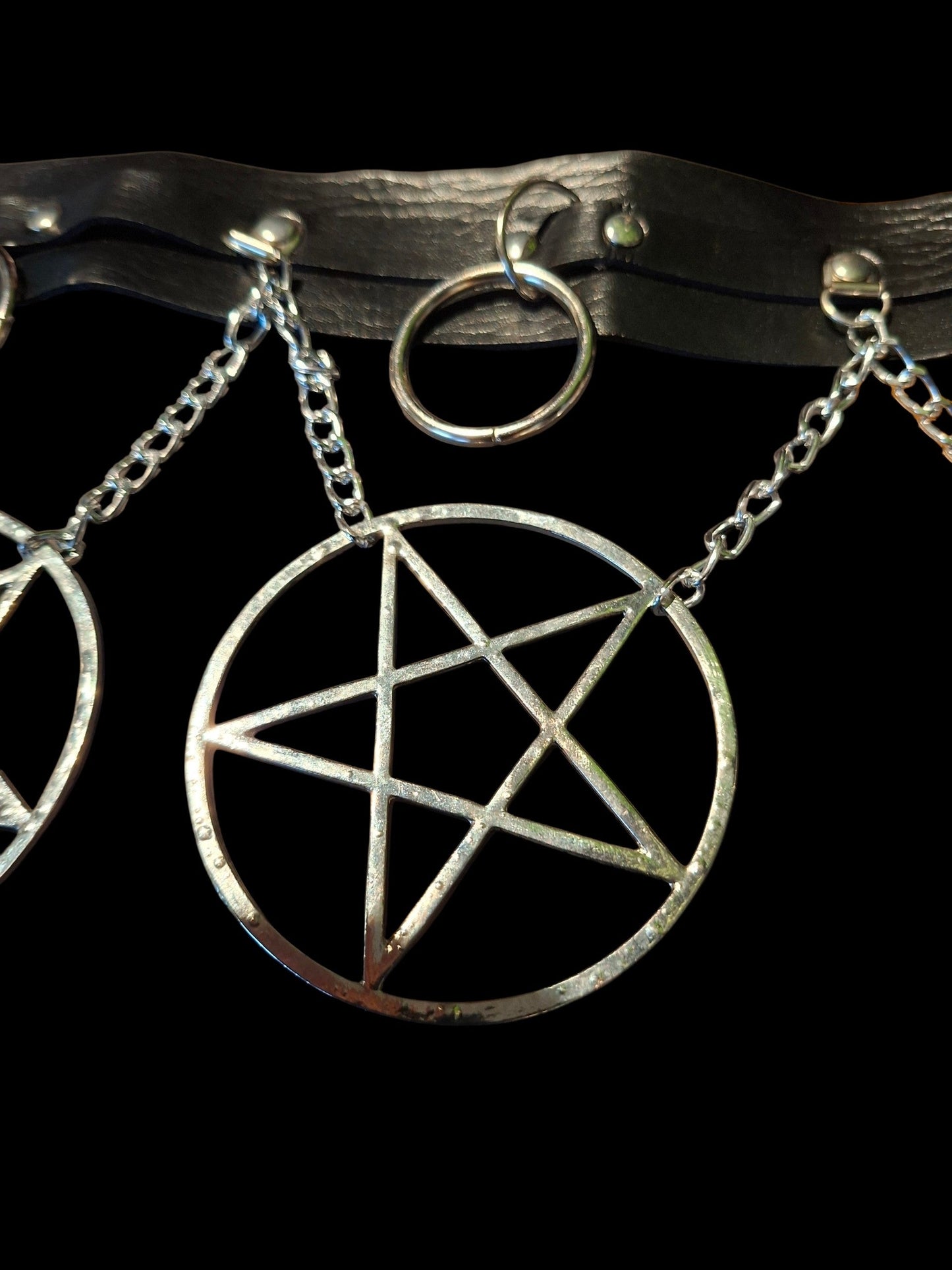 O ring and chain belt with 4 LARGE inverted pentagram :gothic killstar witchy style