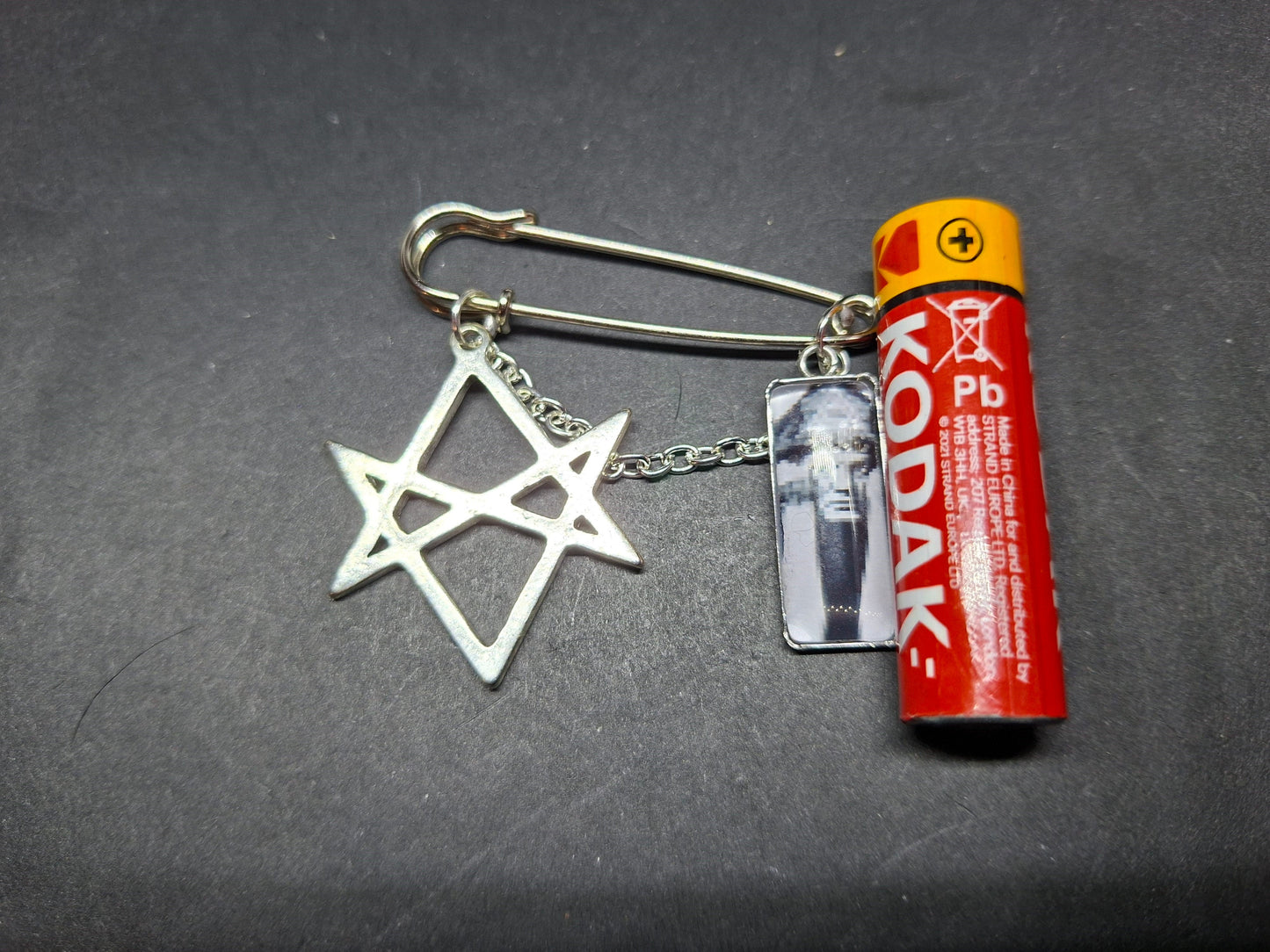 Goth Gothic Witchy Witch satanic occult Aleister Crowley Thelema "Unicursal hexagram" kilt pin brooch
