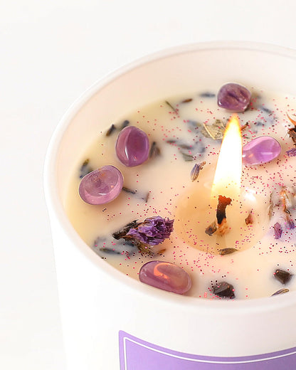 AOOVOO Lavender Scented Candles for Women - 7oz Soy Aromatherapy Candle with Crystals Inside