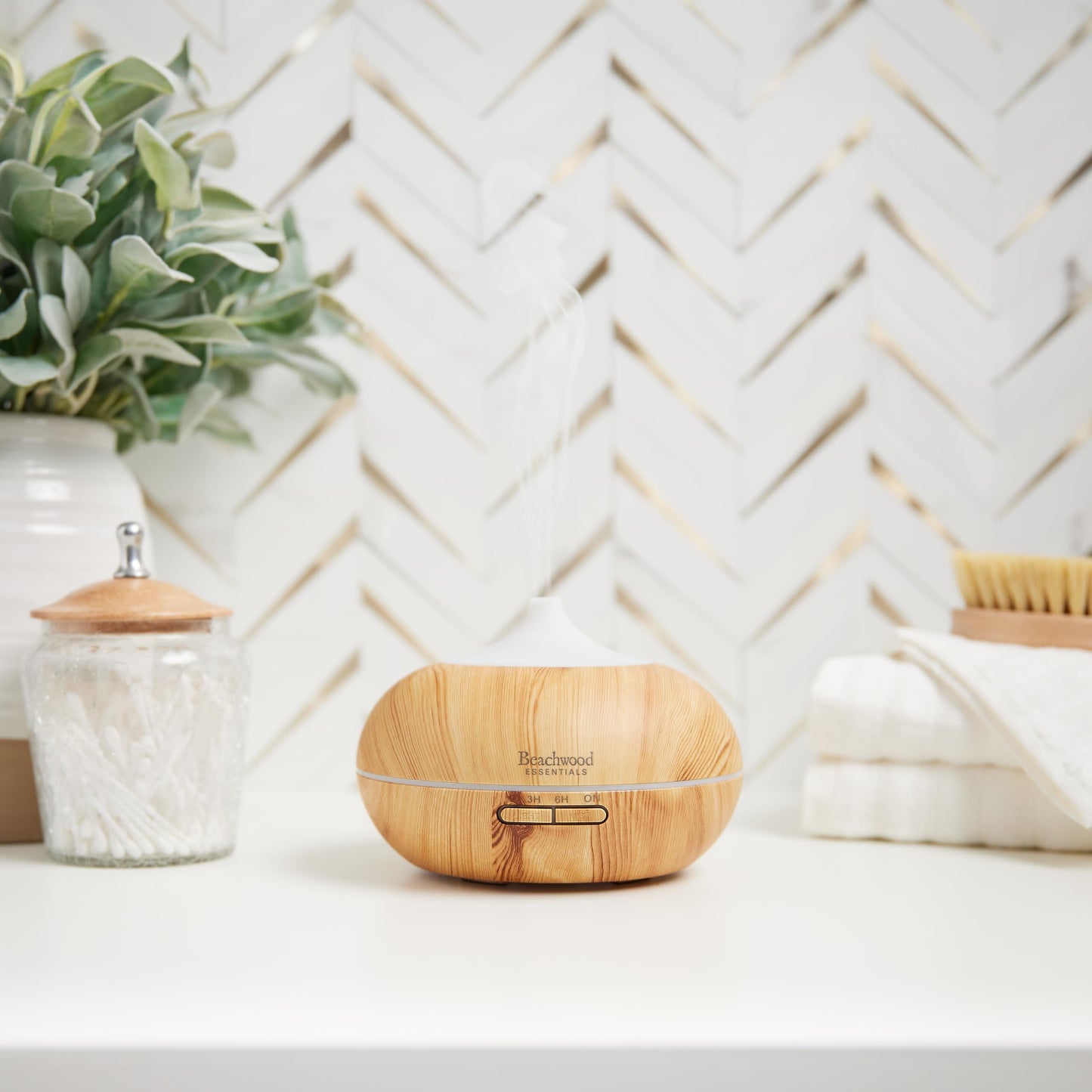 Beachwood Essentials Ultrasonic Aromatherapy Diffuser 300mL – Therapeutic Grade, 16 Hours, 3-Timer, 7 Ambient Lights – White