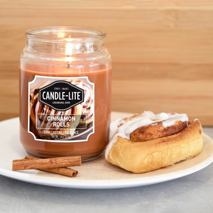 Candle-Lite Cinnamon Rolls 18 oz Brown Aromatherapy Candle