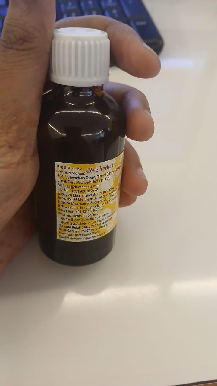 Deve Herbes Pure Guaiacwood Essential Oil – Steam Distilled 30ml (1 oz)