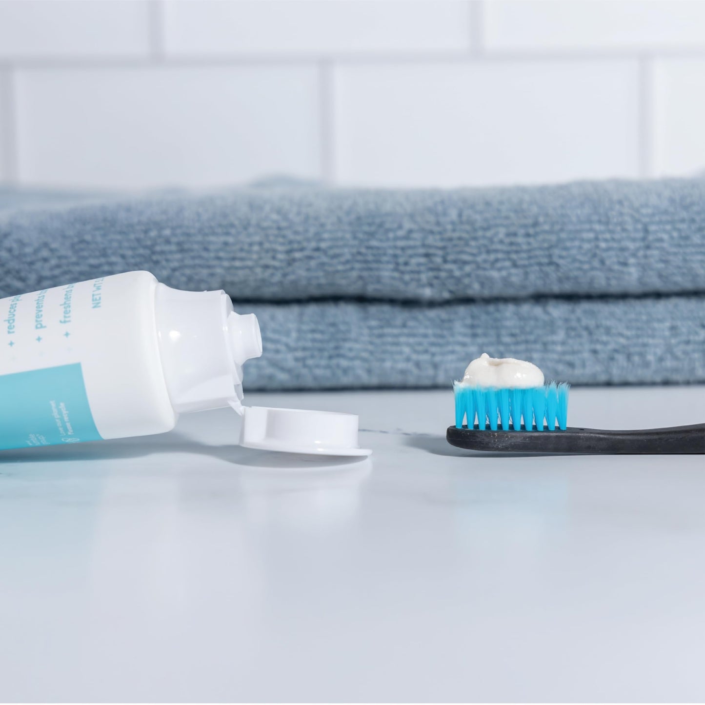 The Humble Co Fluoride-Free Teeth Whitening Toothpaste – Peppermint (2 Pack)