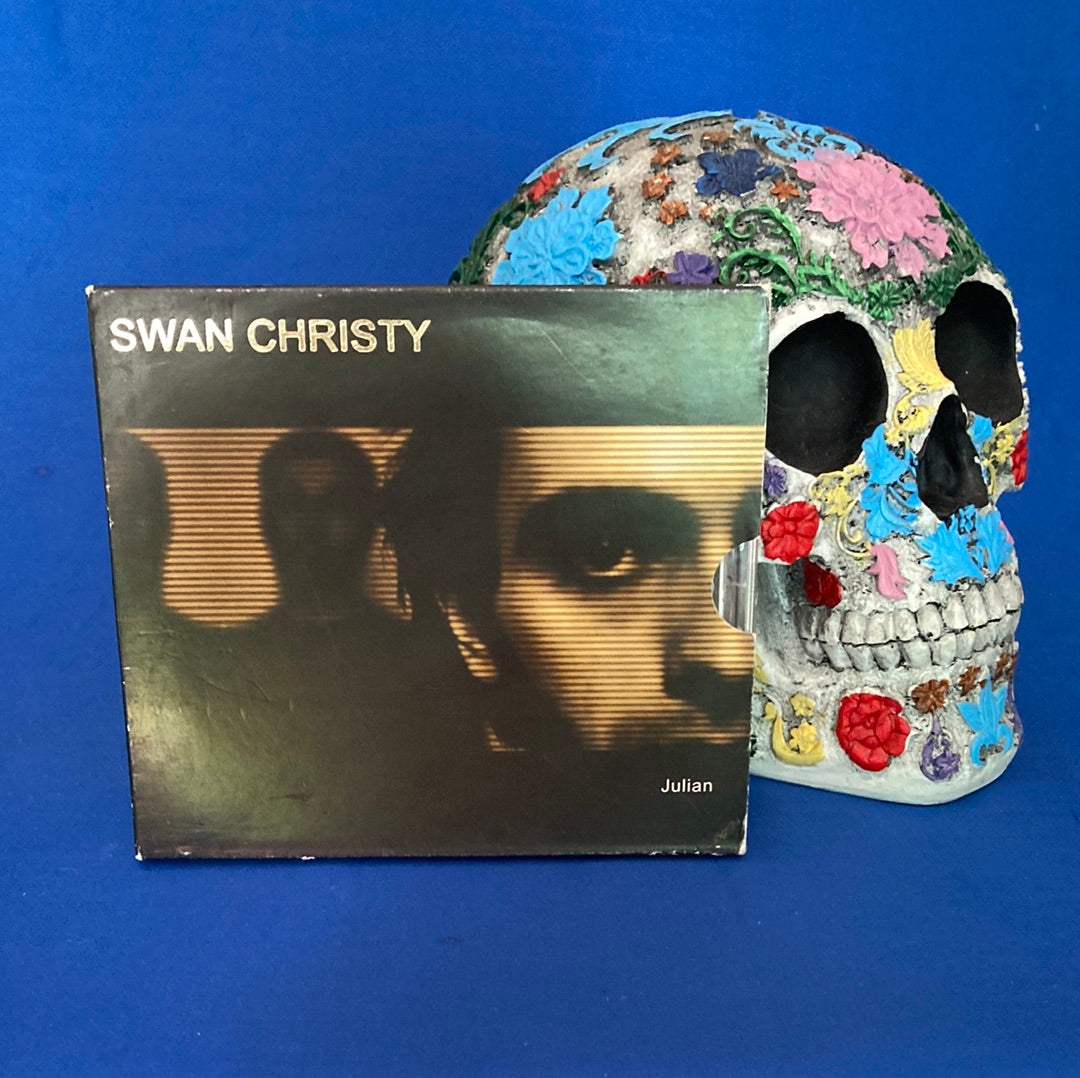 Swan Christy – Julian