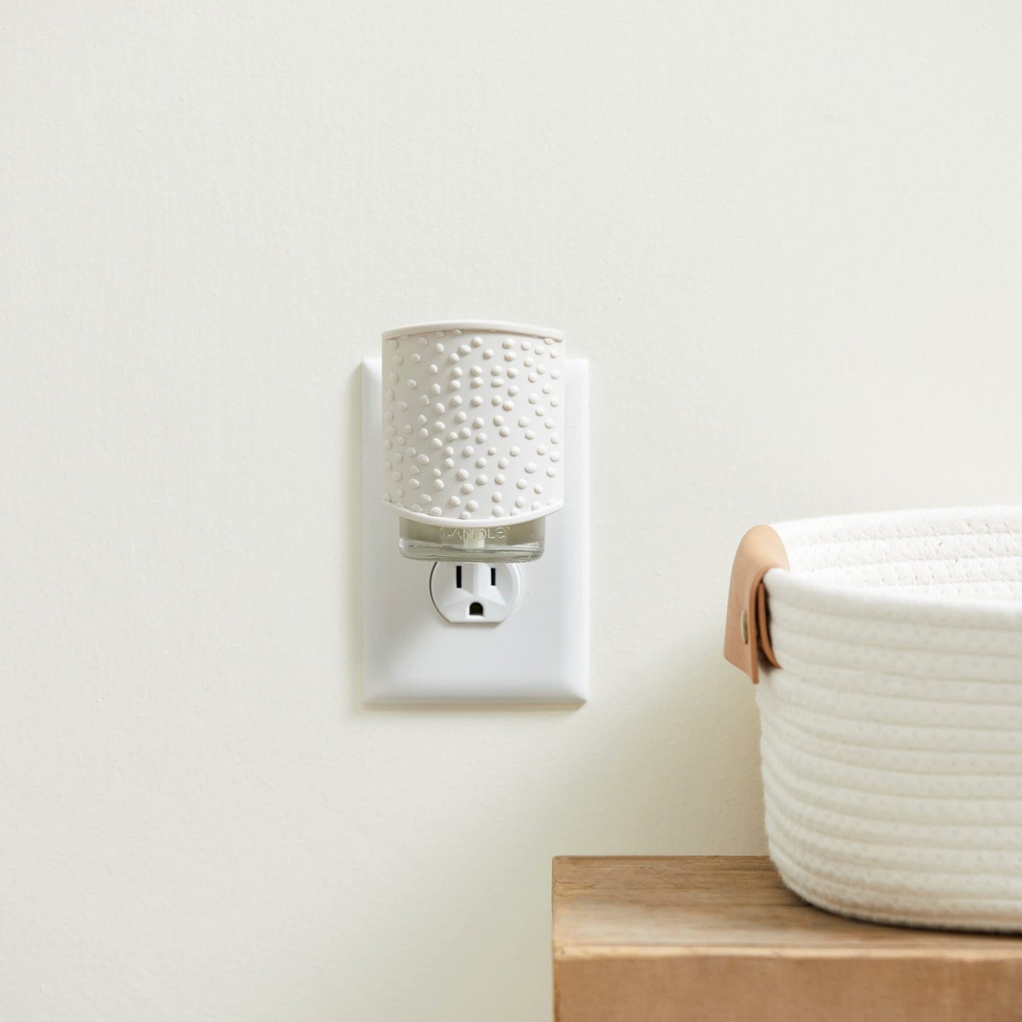 Yankee Candle Sprinkle Dots ScentPlug Diffuser - Fragrance Diffuser